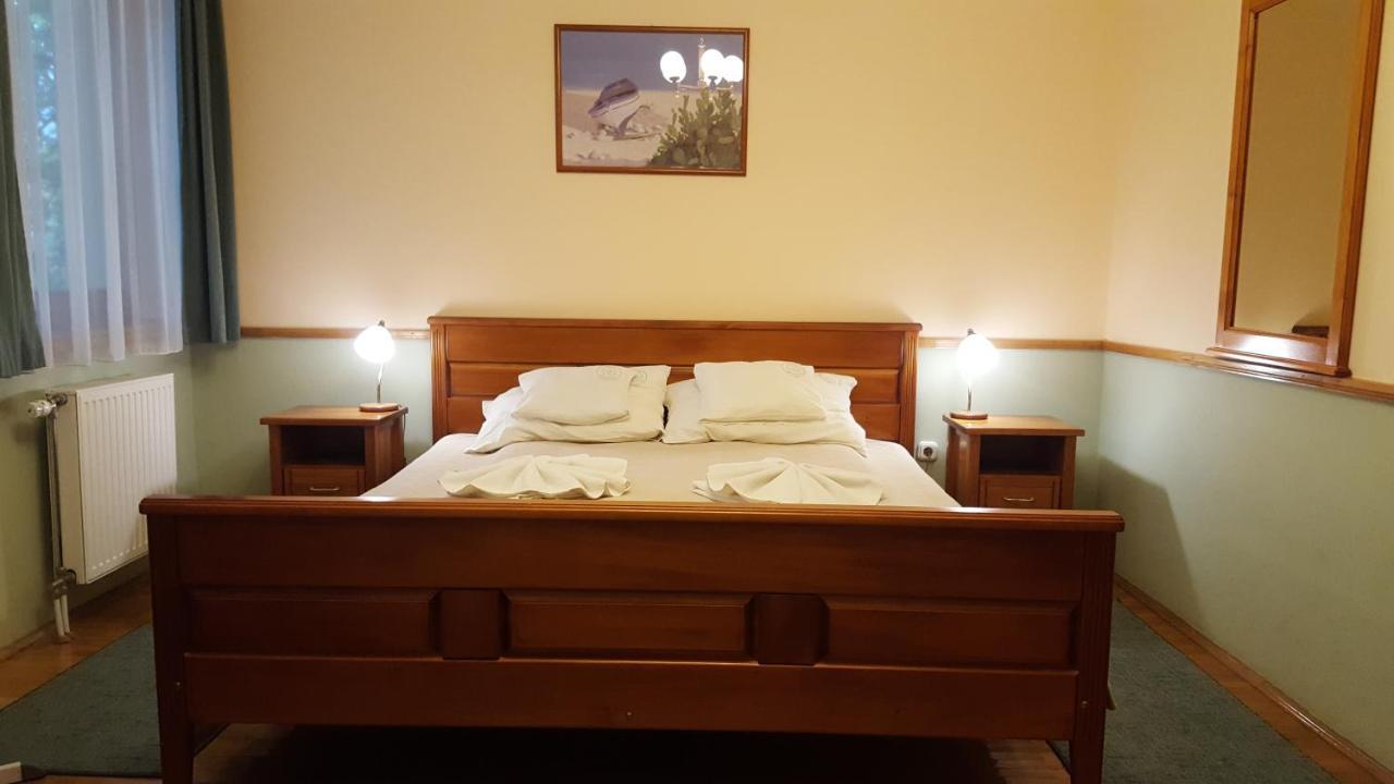 Laetitia Panzio Bed & Breakfast Kaposvar Bagian luar foto