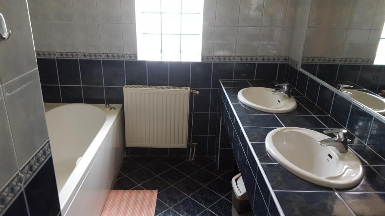 Laetitia Panzio Bed & Breakfast Kaposvar Bagian luar foto
