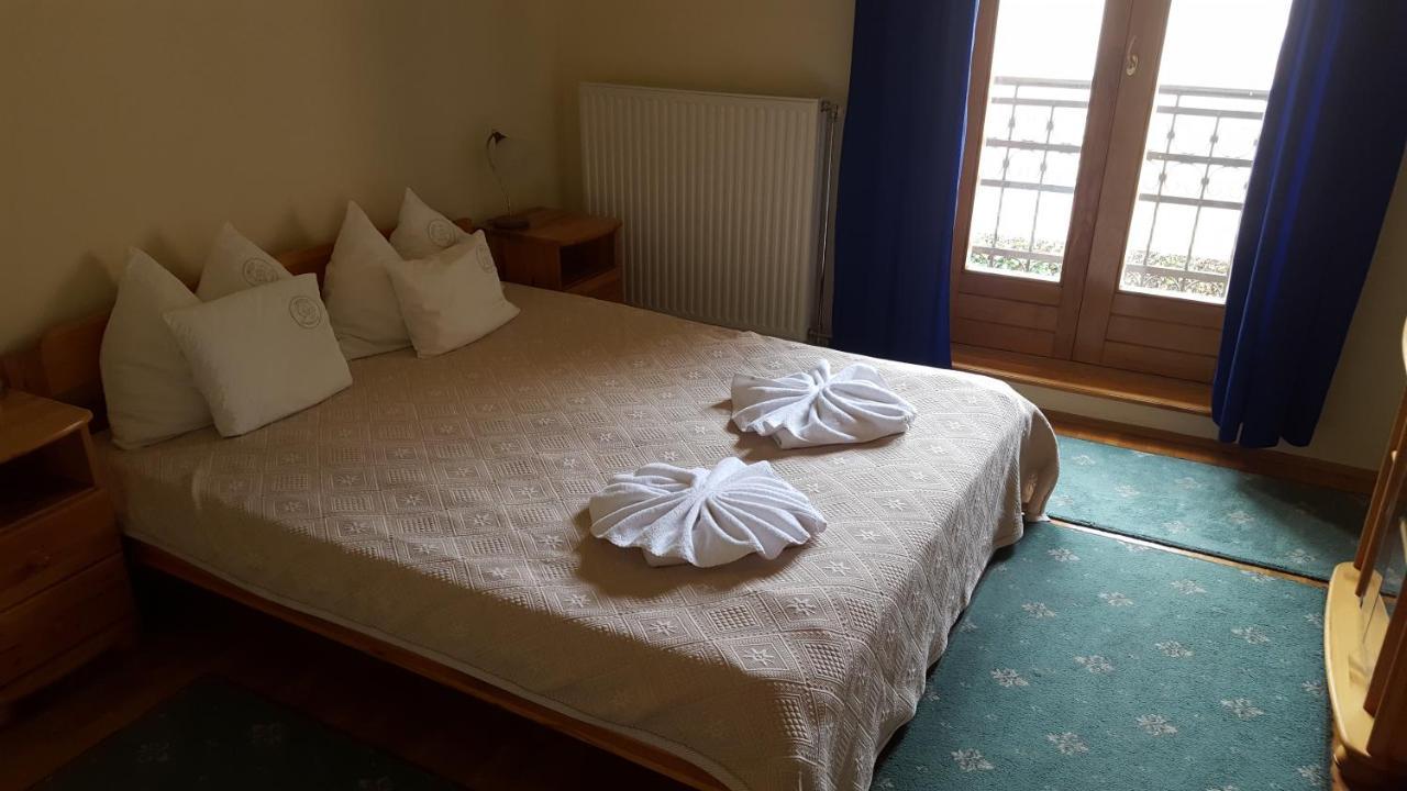 Laetitia Panzio Bed & Breakfast Kaposvar Bagian luar foto