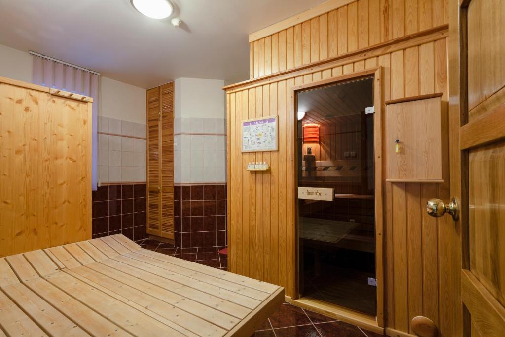 Laetitia Panzio Bed & Breakfast Kaposvar Bagian luar foto